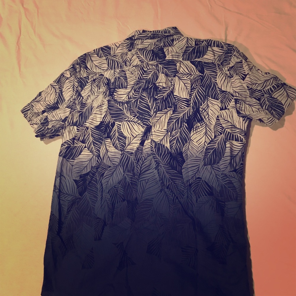 Men’s casual Hawaiian button up